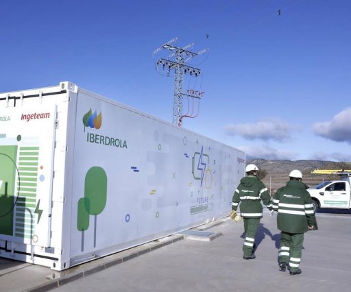 Estudio tecno-económico de la integración de generación eléctrica fotovoltaica con sistemas de almacenamiento