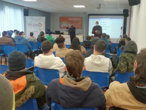 Enseñando a emprender cooperando, charlas en CEIP Donibane y Donapea